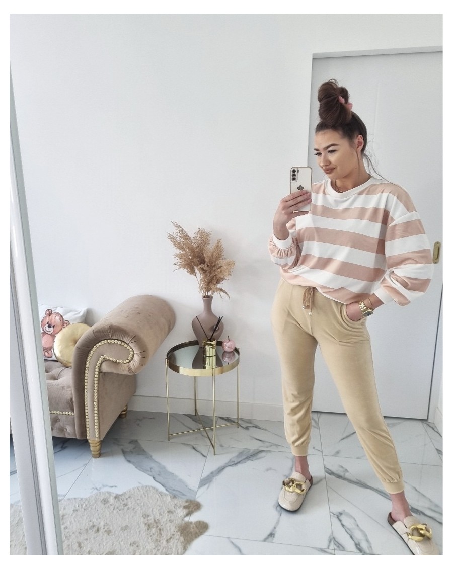 Dres welurowy w biało...