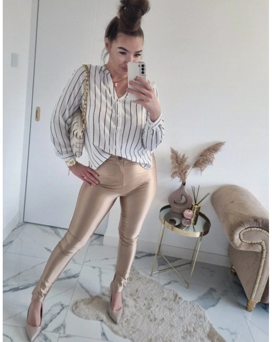 Biała klasyczna koszula w...