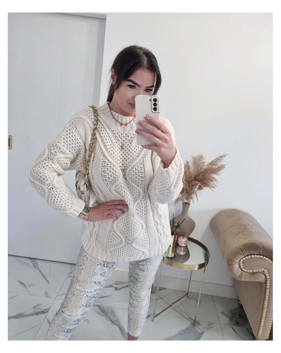 Sweter pleciony kremowy...